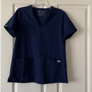 Figs Navy 2 Pocket Scrub Top